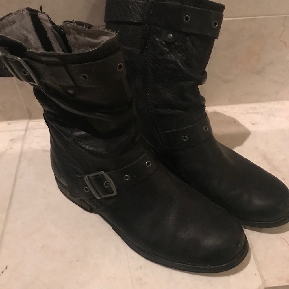 CAT moto bootie. Gently used, great condition!